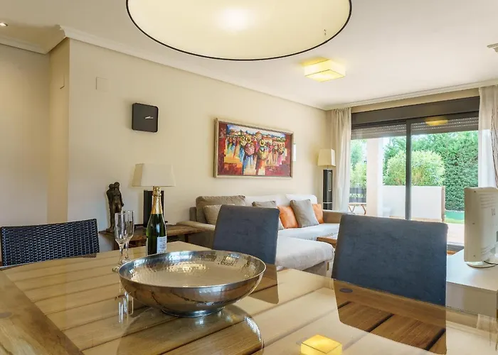 Luxurious And Spacious With A Private Garden And Solarium With Great Views In Area Marbella, Sunset Golf, La Resina Country Golf Lejlighed *