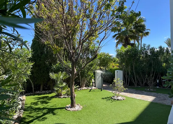 Luxurious And Spacious With A Private Garden And Solarium With Great Views In Area Marbella, Sunset Golf, La Resina Country Golf * Estepona