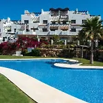 Luxurious And Spacious With A Private Garden And Solarium With Great Views In Area Marbella, Sunset Golf, La Resina Country Golf Apartament Estepona