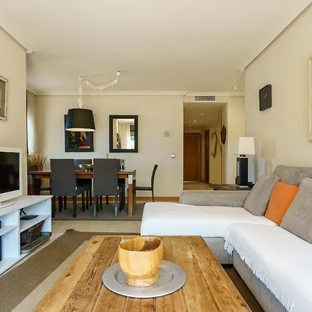Luxurious And Spacious Apartment With A Private Garden And Solarium With Great Views In Estepona Area Marbella La Resina Country Golf *