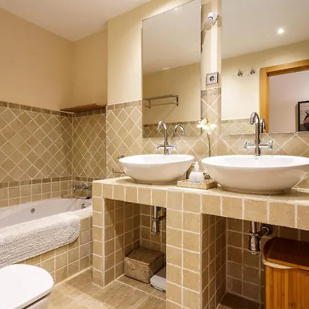Luxurious And Spacious Apartment With A Private Garden And Solarium With Great Views In Estepona Area Marbella La Resina Country Golf *