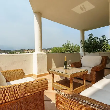 Luxurious And Spacious Apartment With A Private Garden And Solarium With Great Views In Estepona Area Marbella La Resina Country Golf * Estepona