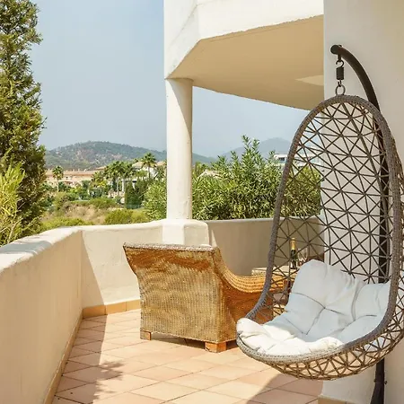 Luxurious And Spacious Apartment With A Private Garden And Solarium With Great Views In Estepona Area Marbella La Resina Country Golf *
