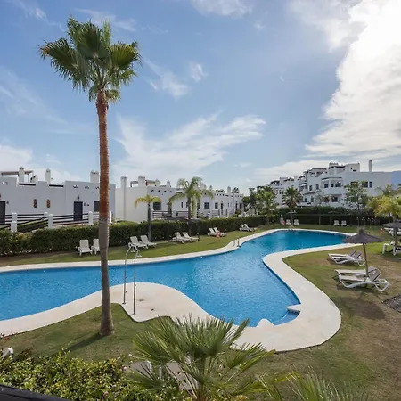 Guestready - Sunset Golf With Private Garden Apartmán