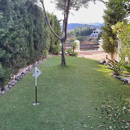 Apartmán Guestready - Sunset Golf With Private Garden *