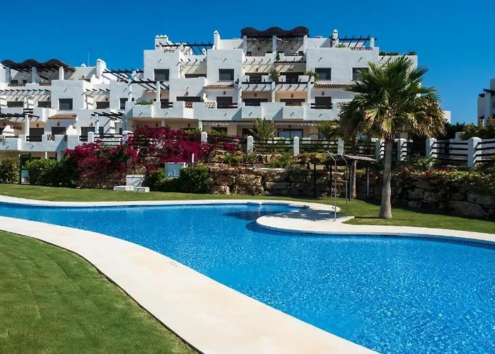 Luxurious&spacious With A Private Garden&solarium With Great Views In área Marbella La Resina Country Golf Apartamento Estepona