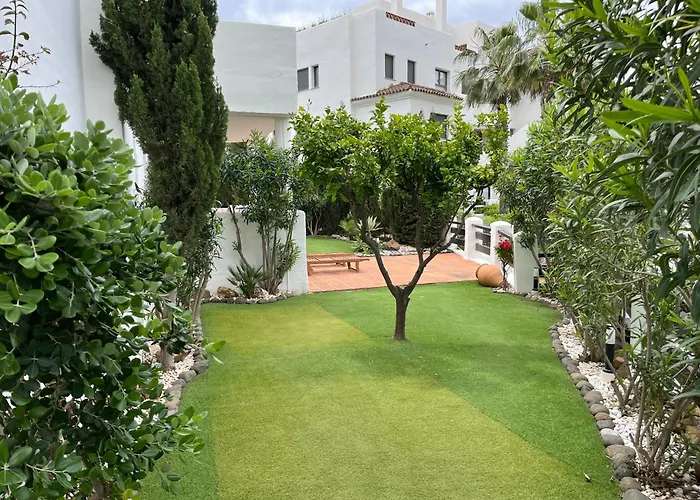 Apartment Luxurious And Spacious With A Private Garden And Solarium With Great Views In Area Marbella La Resina Country Golf *