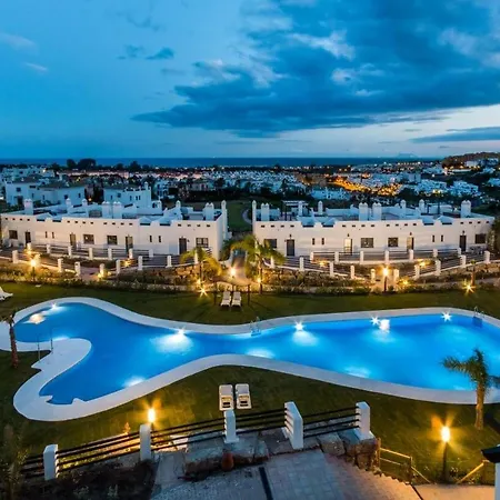 公寓 Luxurious And Spacious With A Private Garden And Solarium With Great Views In Area Marbella La Resina Country Golf