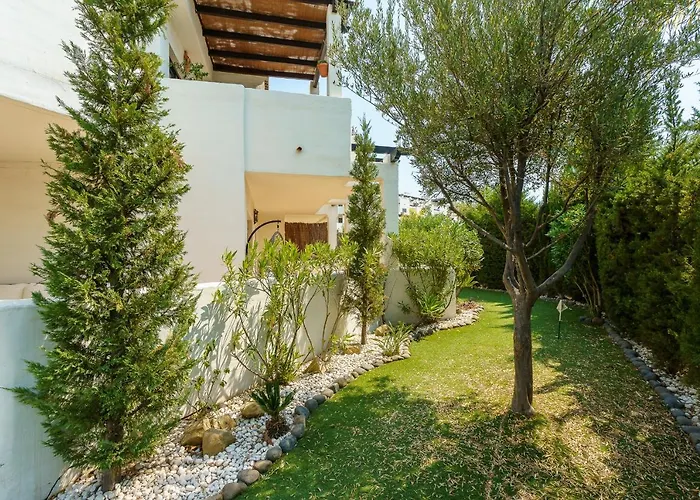 Appartement Luxurious And Spacious With A Private Garden And Solarium With Great Views In Area Marbella, Sunset Golf, La Resina Country Golf