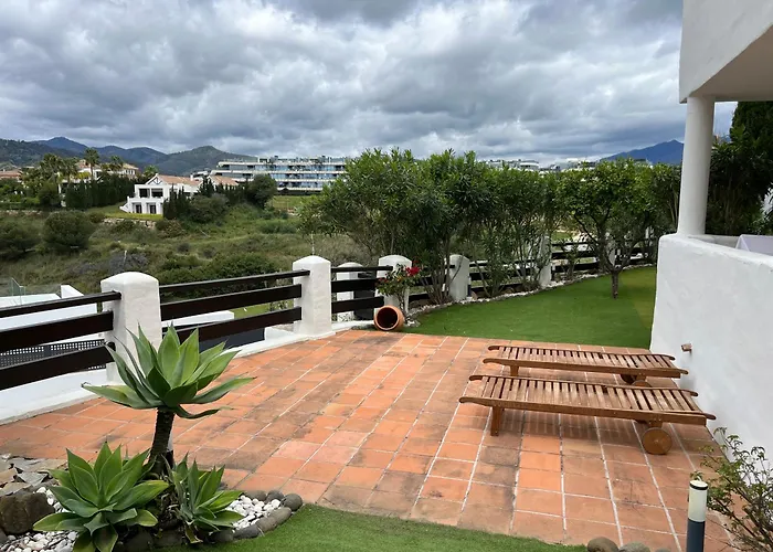 Appartement Luxurious And Spacious With A Private Garden And Solarium With Great Views In Area Marbella, Sunset Golf, La Resina Country Golf Estepona