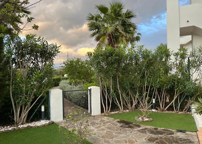 Luxurious And Spacious With A Private Garden And Solarium With Great Views In Area Marbella, Sunset Golf, La Resina Country Golf Estepona